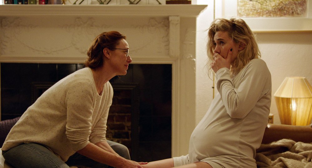 Review: Vanessa Kirby is raw, dynamic in ‘Pieces of a Woman’